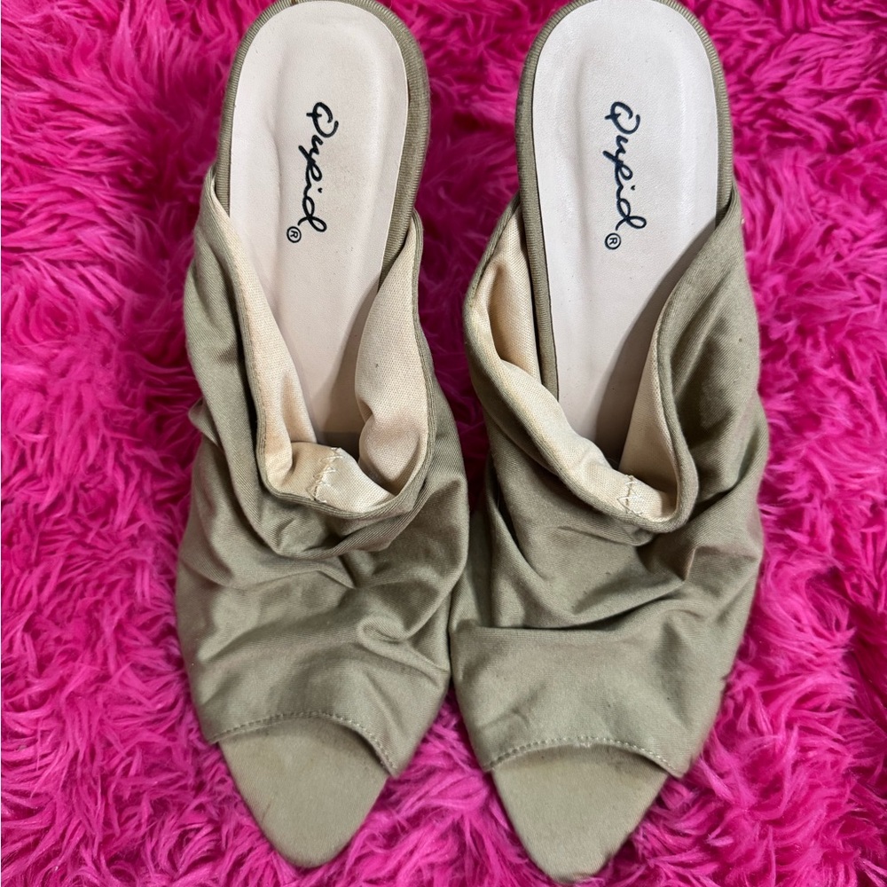 Qupid Tan Mules Minimalist Suede-Like Design - size 9 - Picture 3 of 7